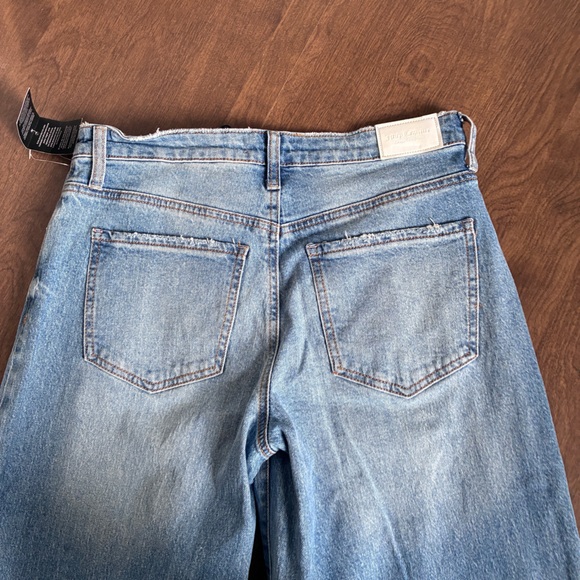 Juniors Wide Leg Rhinestone Pocket Jeans in Medium Denim, 5/27x31 - Picture 4 of 16